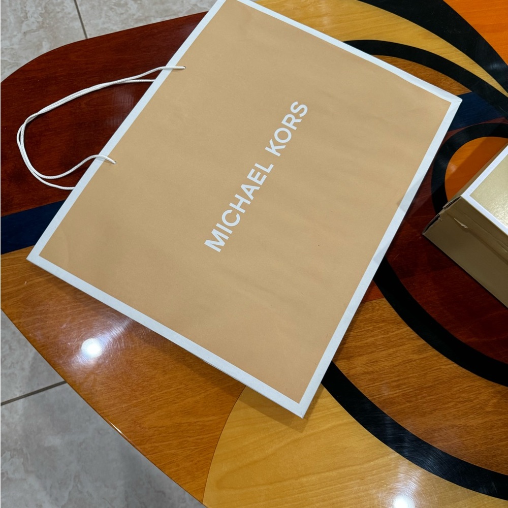 Michael Kors - Picture 10 of 10